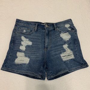 SO High-Rise Vintage Stretch Mom Short Size 13